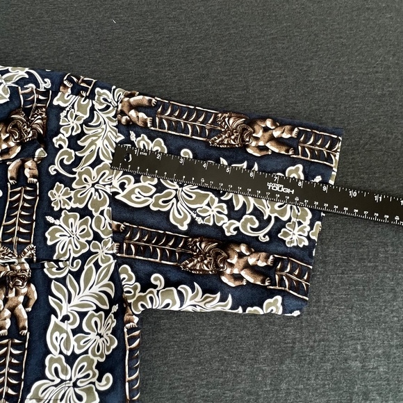 Pipeline Aloha Shirt Navy and Khaki Tiki Floral Button Up Size Small - Picture 10 of 12